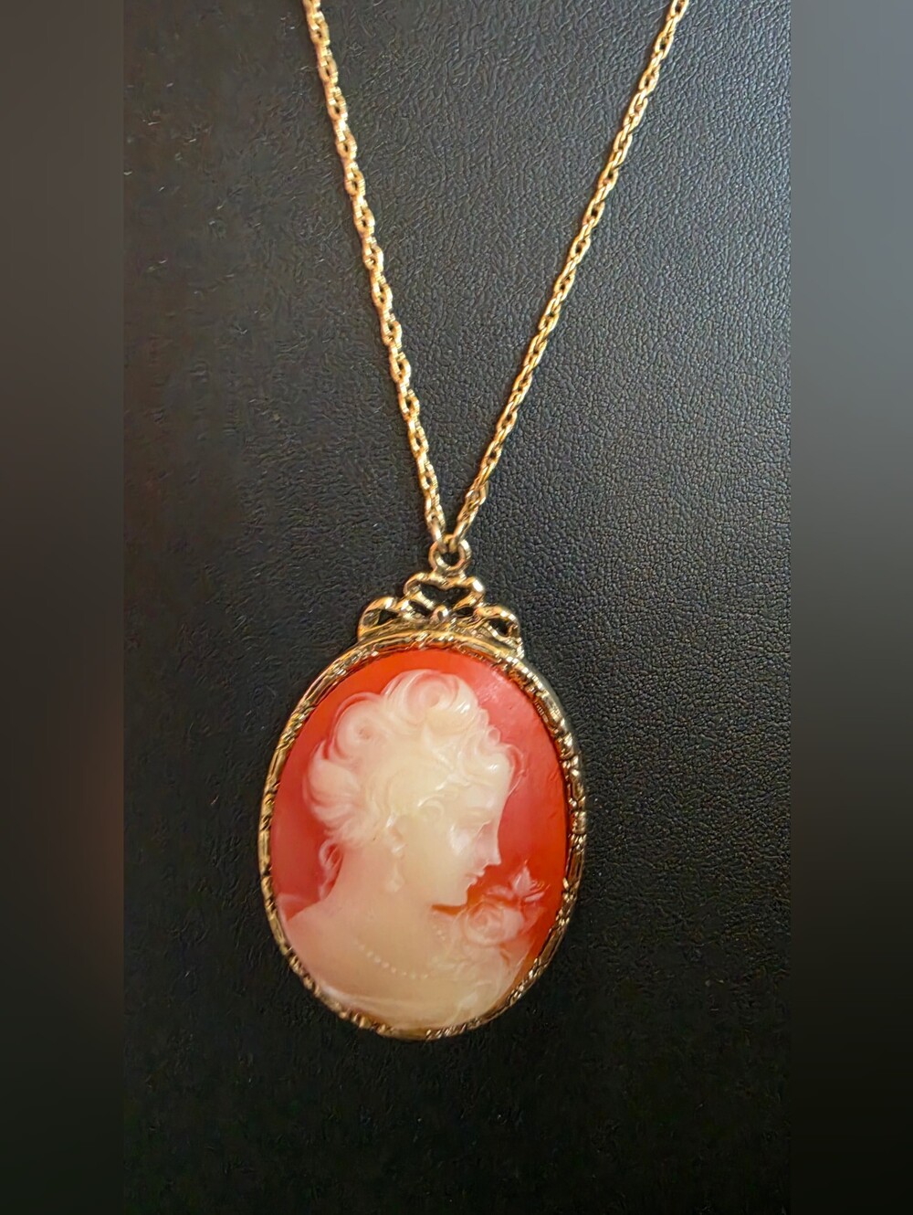 Vintage 1928 Gold-Tone Coral & Cream Cameo Pendant Necklace